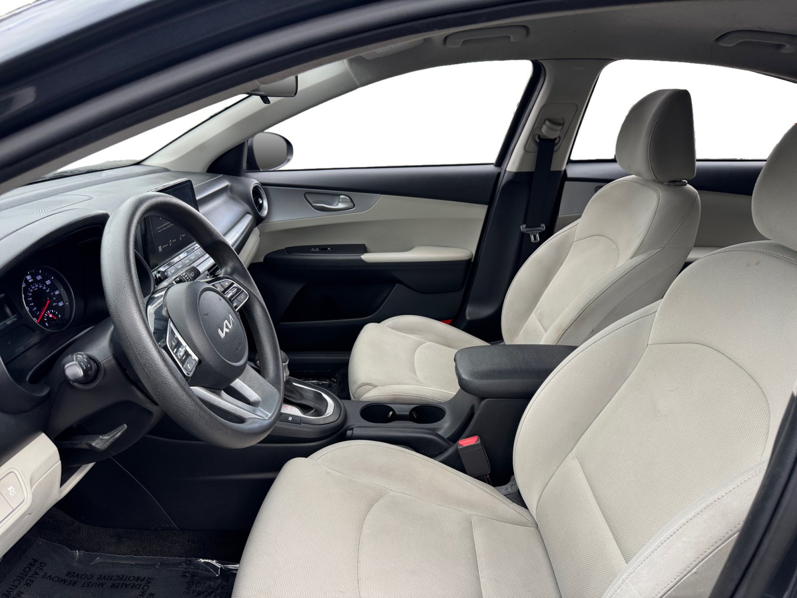 Used 2022 Kia Forte LXS FWD image 9