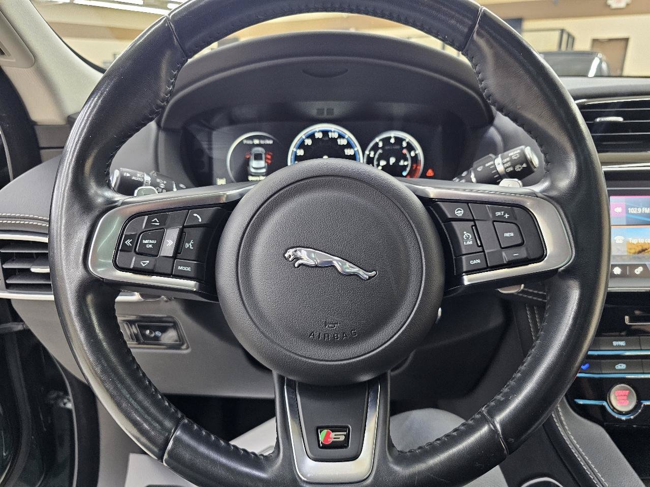 Used 2017 Jaguar F-PACE S AWD/4WD image 28