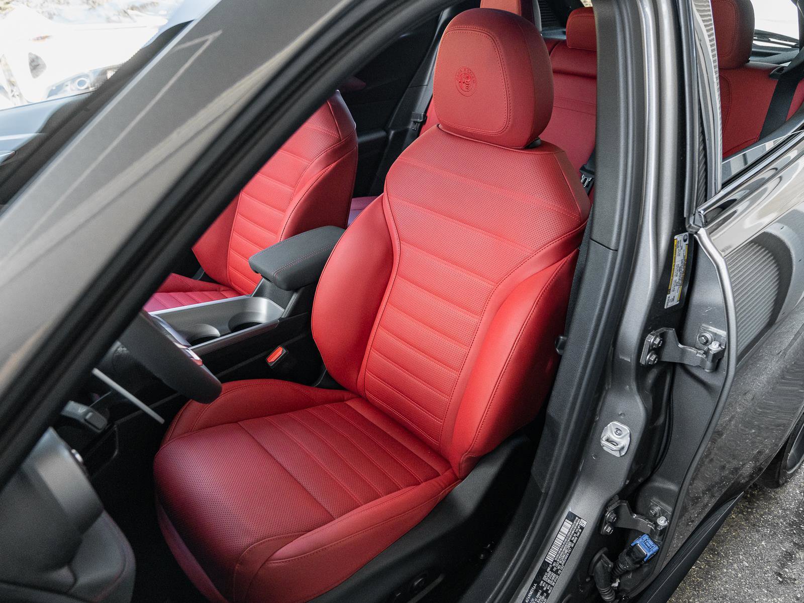 New 2026 Alfa Romeo Tonale Veloce w/ Quick Order Package 23H Volce image 12