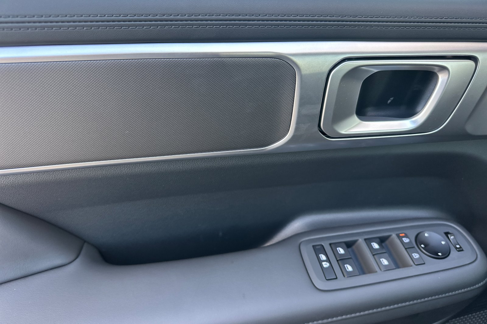 New 2027 Hyundai Santa Fe SEL FWD image 12