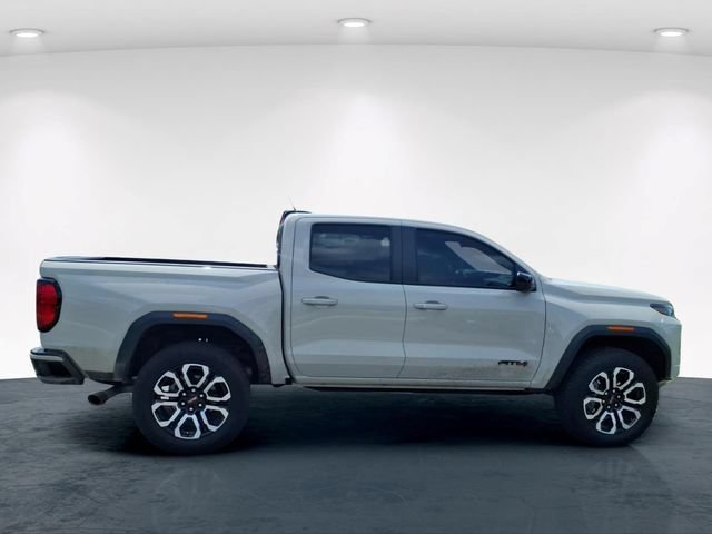Used 2026 GMC Canyon AT4 w/ Nightfall Essentials Package AWD/4WD image 9