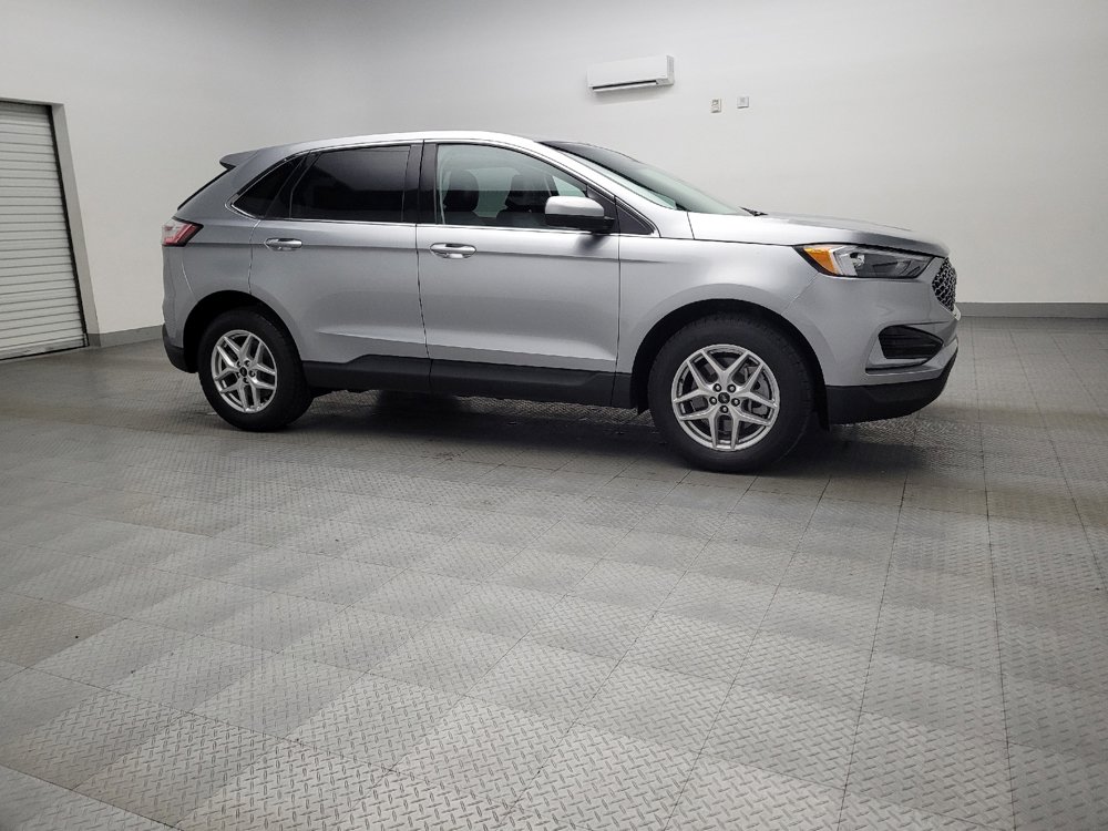 Used 2024 Ford Edge SEL image 11