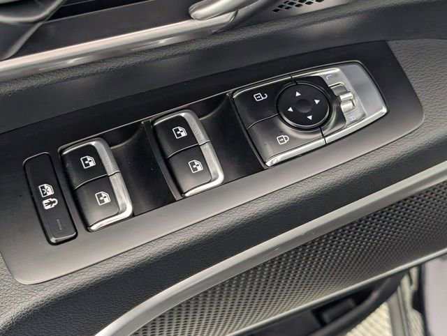 Used 2025 Kia Telluride S image 11