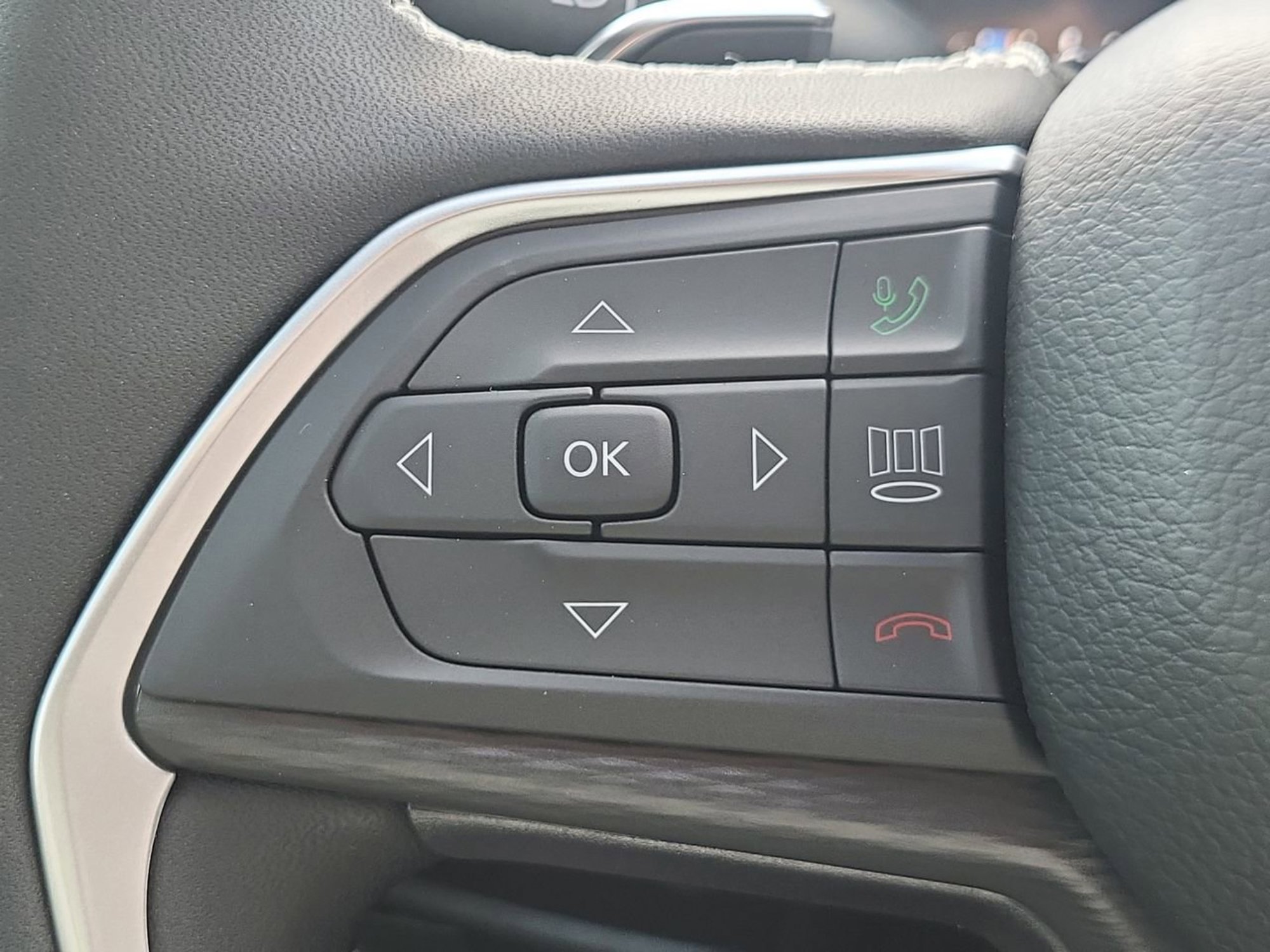 New 2025 Jeep Grand Cherokee L Altitude image 27