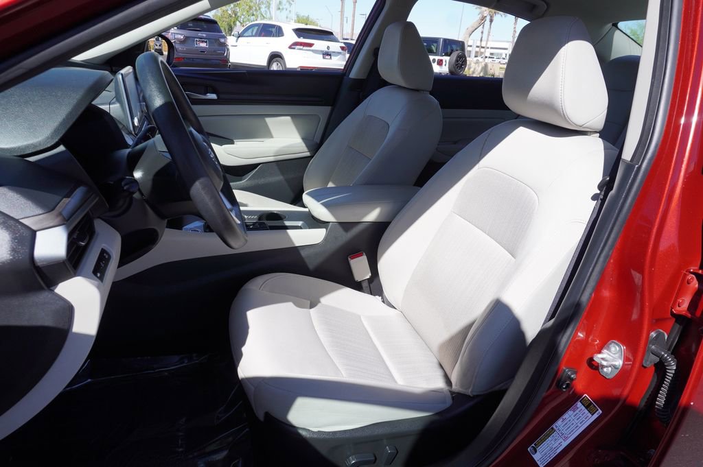 Certified 2025 Nissan Altima 2.5 SV image 13