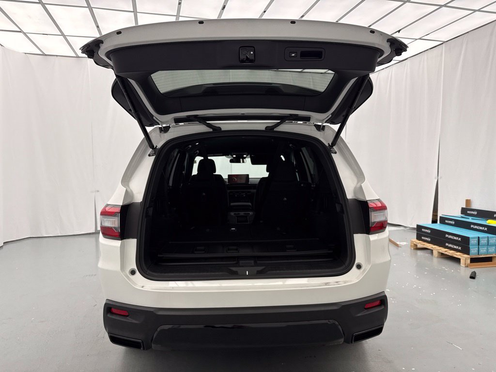 New 2026 Honda Pilot Sport image 9
