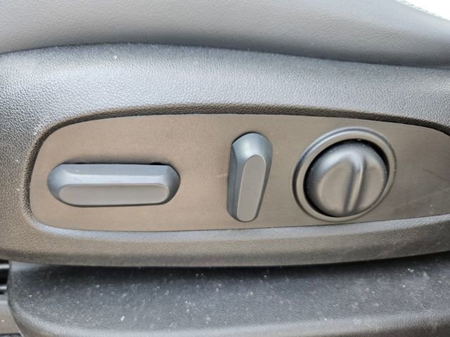 Used 2023 Buick Enclave Essence image 10