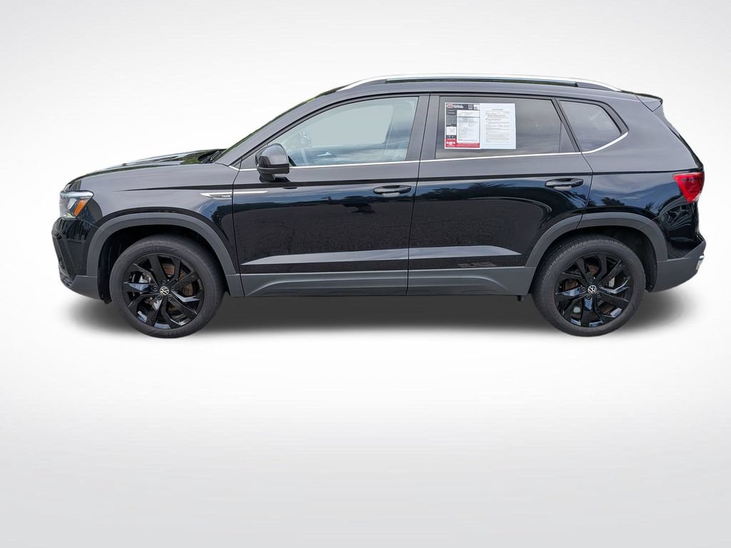 Used 2024 Volkswagen Taos SE w/ Black Wheel Package FWD image 6