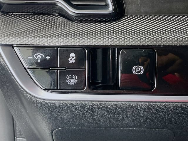 Used 2025 Kia Sportage LX FWD image 11