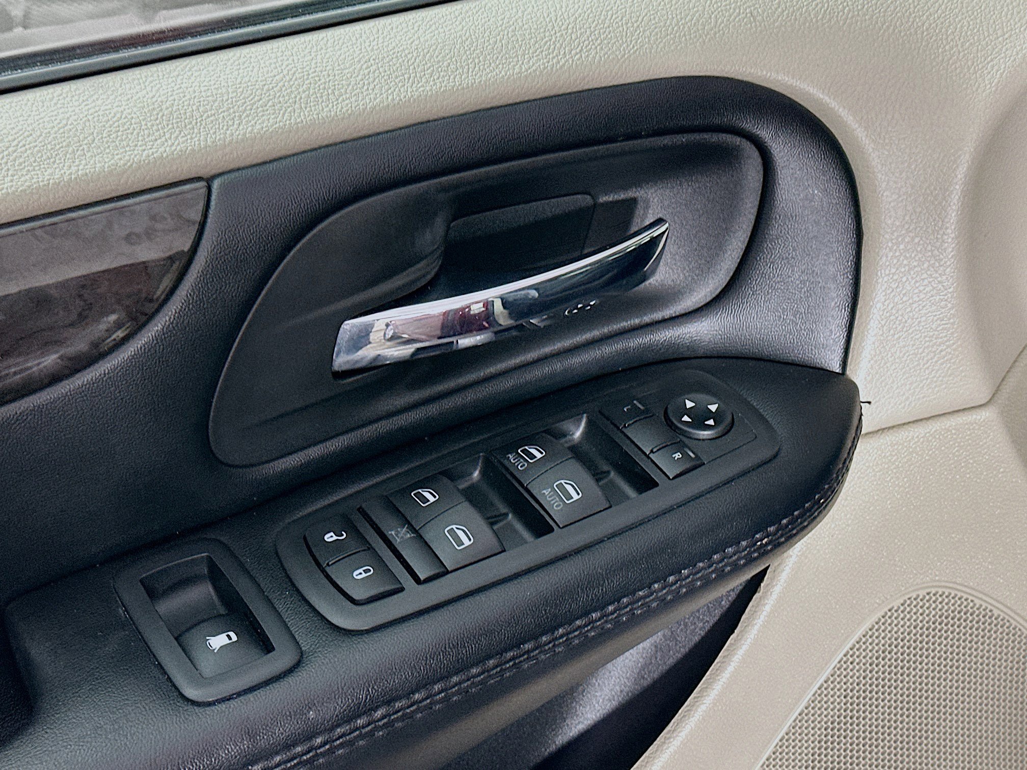 Used 2019 Dodge Grand Caravan SE image 15