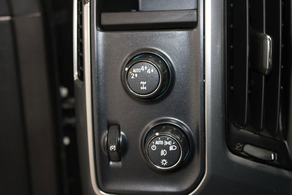 Used 2018 Chevrolet Silverado 1500 LT w/ Texas Edition image 28