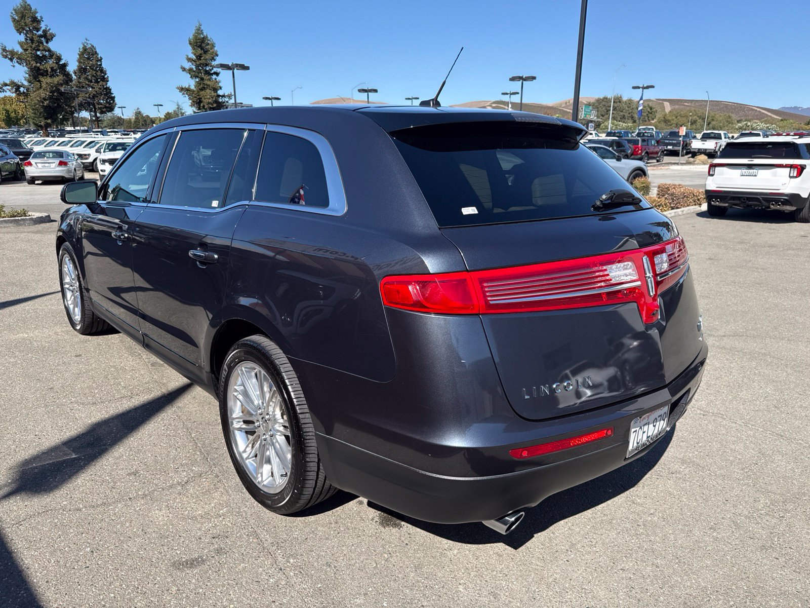 Used 2013 Lincoln MKT AWD image 3