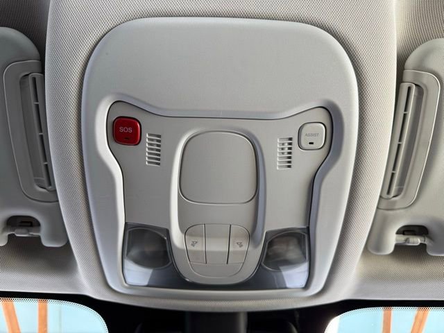 Used 2023 Jeep Renegade Latitude image 18