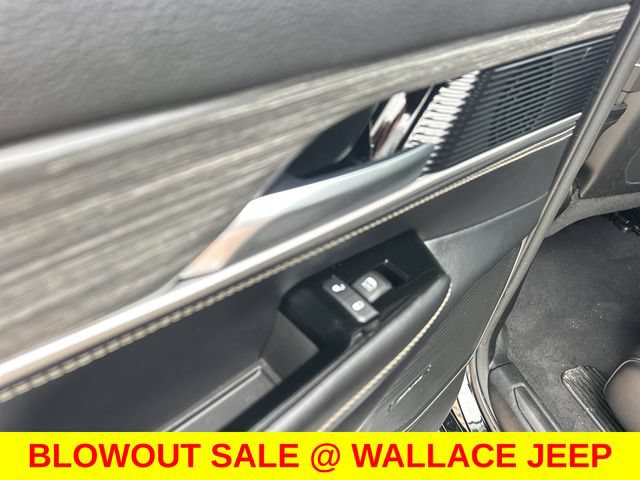 Certified 2024 Jeep Wagoneer Series II w/ Flexible Seating Group AWD/4WD image 13