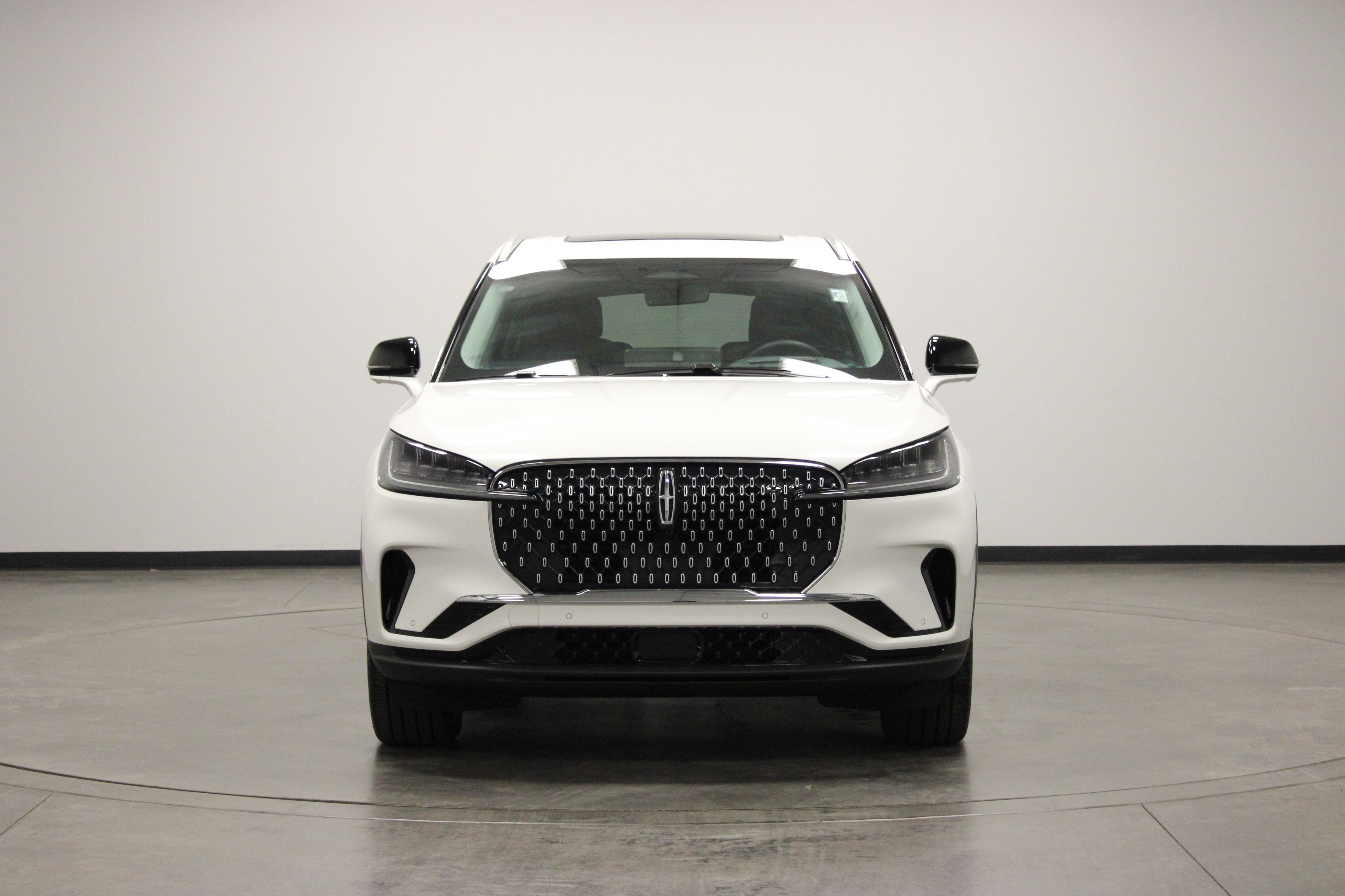 Used 2025 Lincoln Aviator AWD w/ Equipment Group 101A image 3