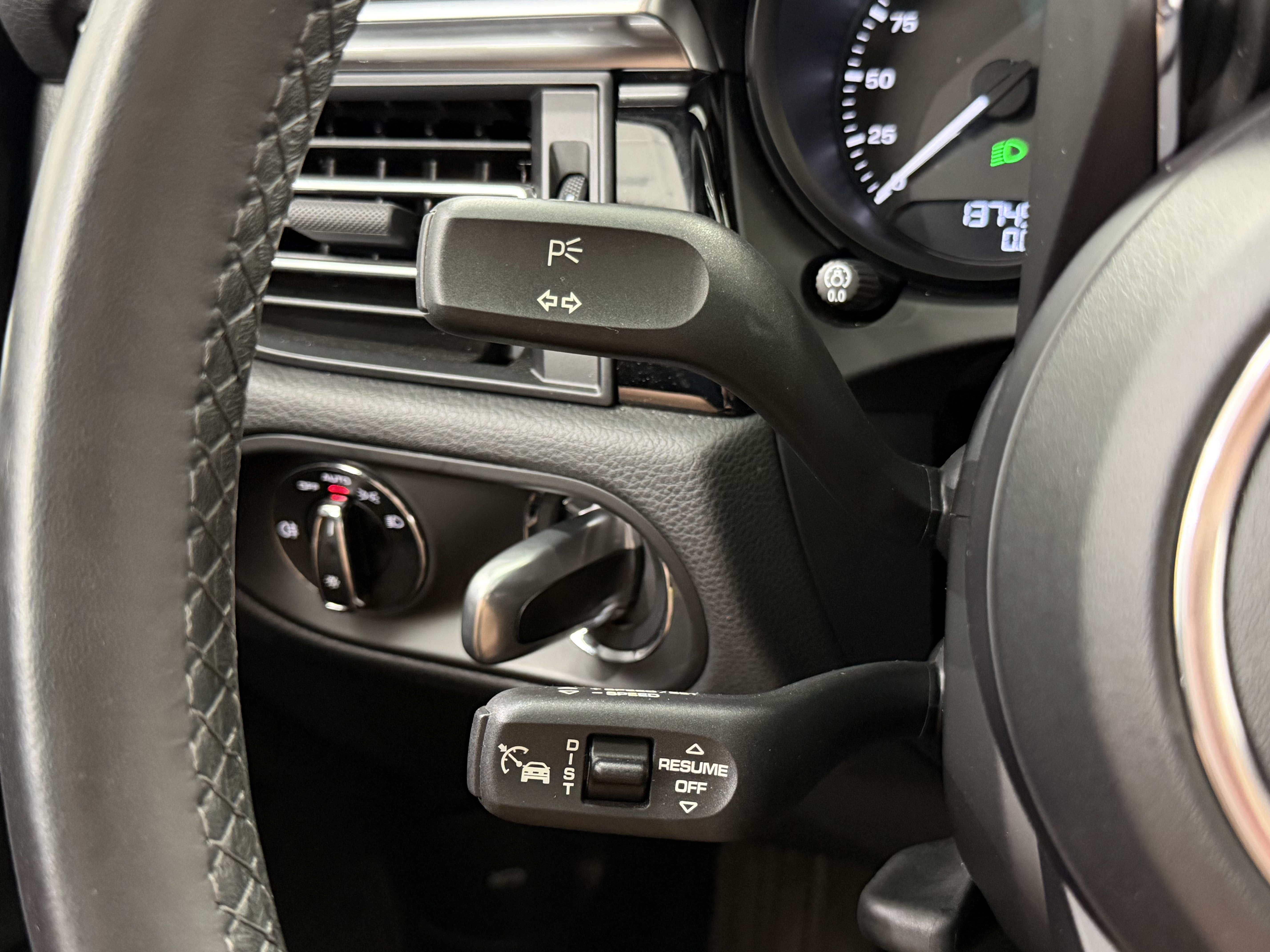 Certified 2023 Porsche Macan S AWD/4WD image 47
