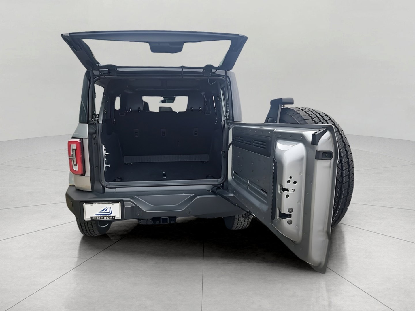 Certified 2024 Ford Bronco Outer Banks image 8