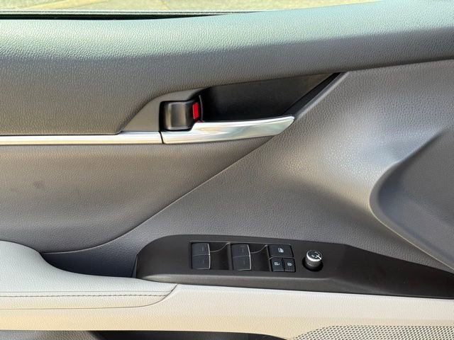 Used 2022 Toyota Camry XLE image 15
