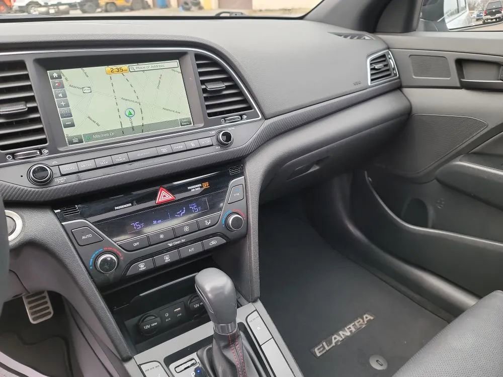 Used 2018 Hyundai Elantra Sport w/ Sport Premium Package 03 FWD image 15