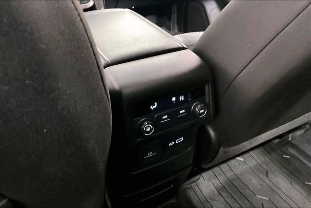 Used 2023 GMC Acadia SLE w/ LPO, Black Accent Package image 10