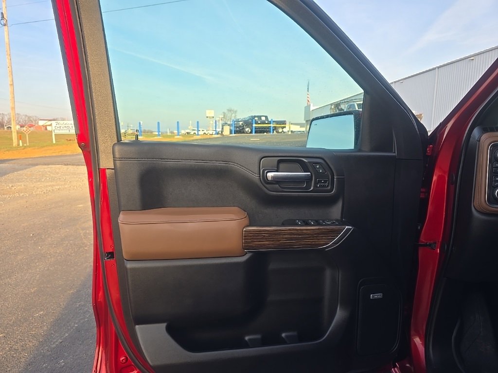 Used 2021 Chevrolet Silverado 1500 High Country image 24