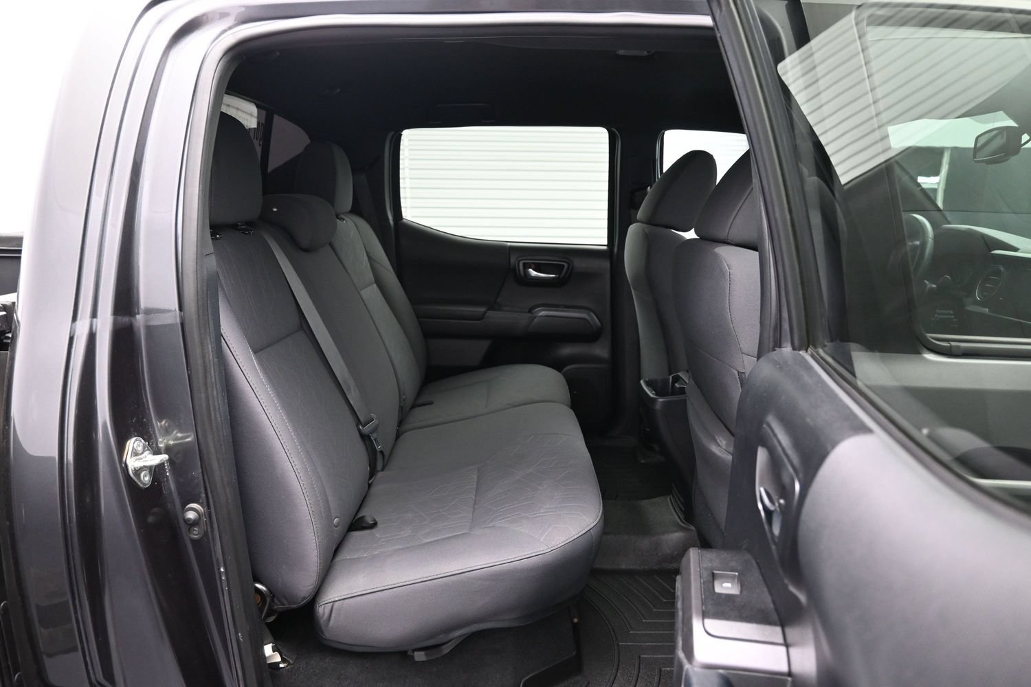 Used 2018 Toyota Tacoma TRD Off-Road AWD/4WD image 12