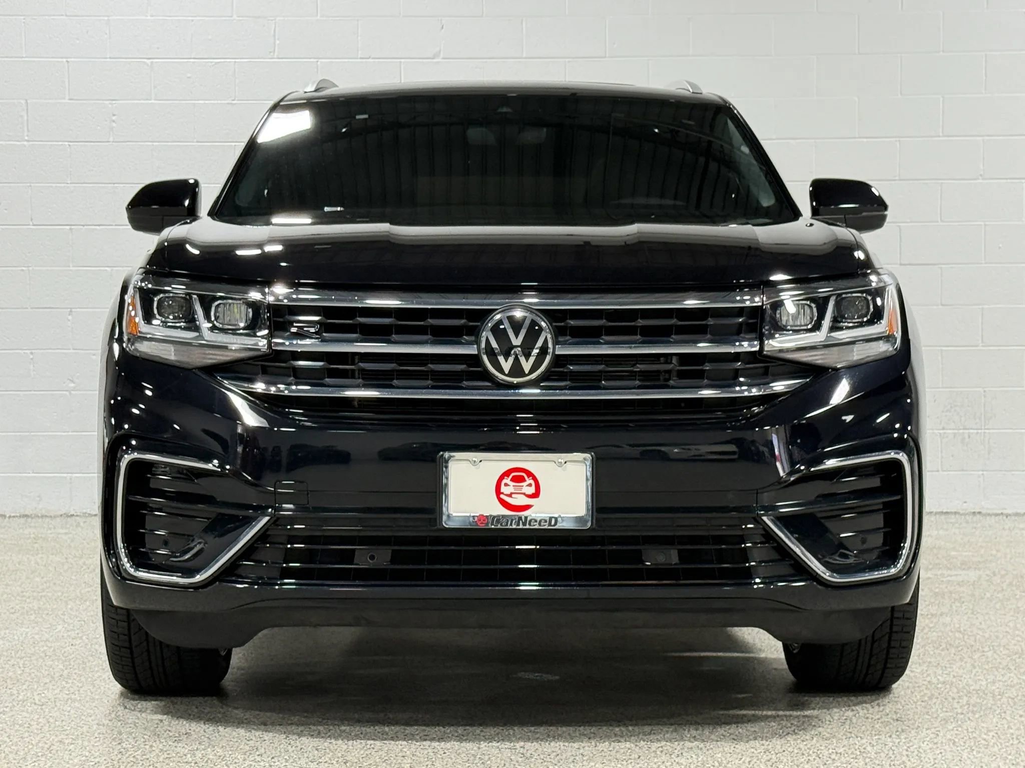 Used 2021 Volkswagen Atlas Cross Sport SEL R-Line AWD/4WD image 3
