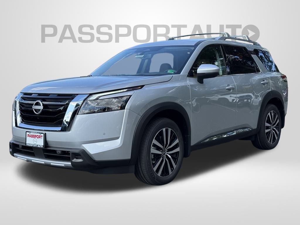 New 2025 Nissan Pathfinder Platinum w/ Cargo Package