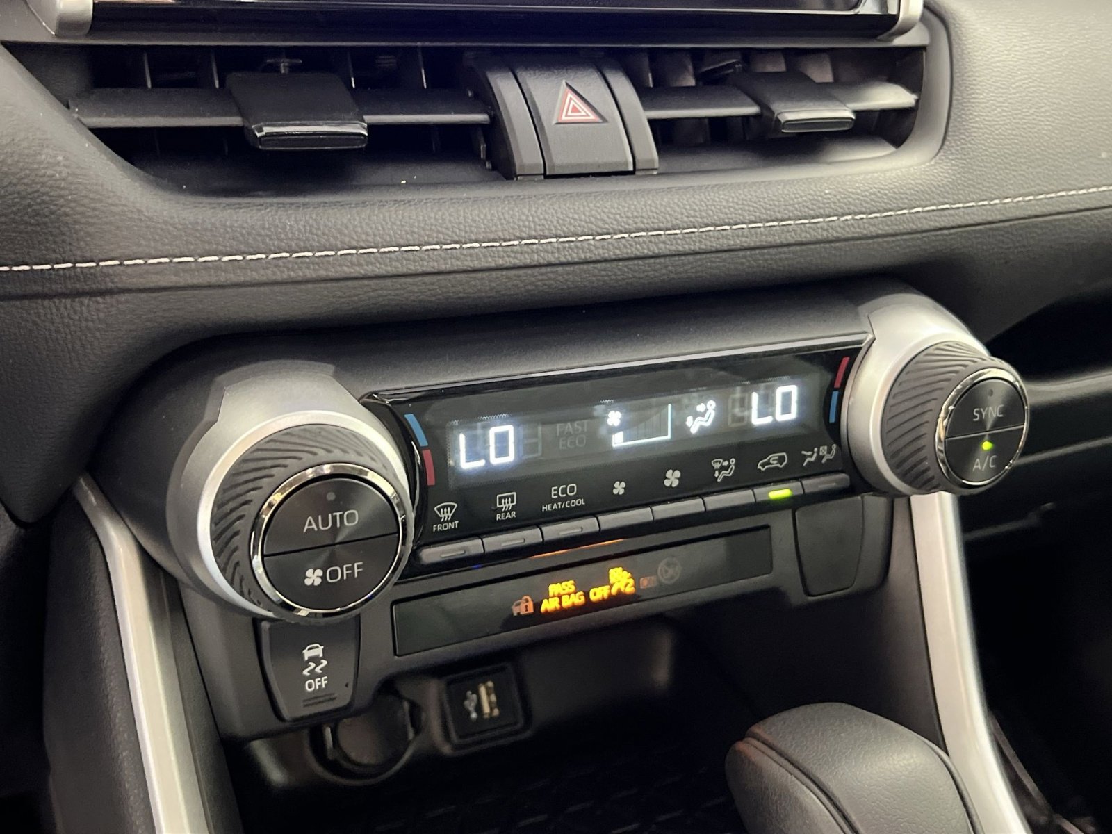 Used 2025 Toyota RAV4 XLE image 21