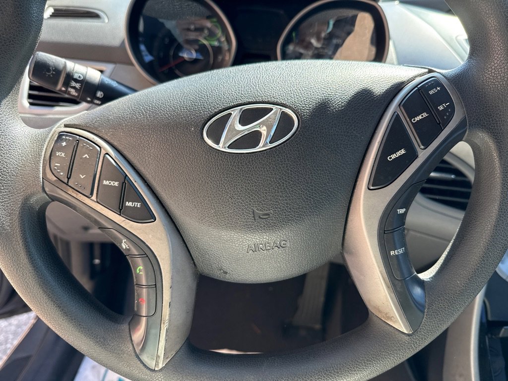 Used 2013 Hyundai Elantra GLS w/ Preferred Pkg FWD image 8