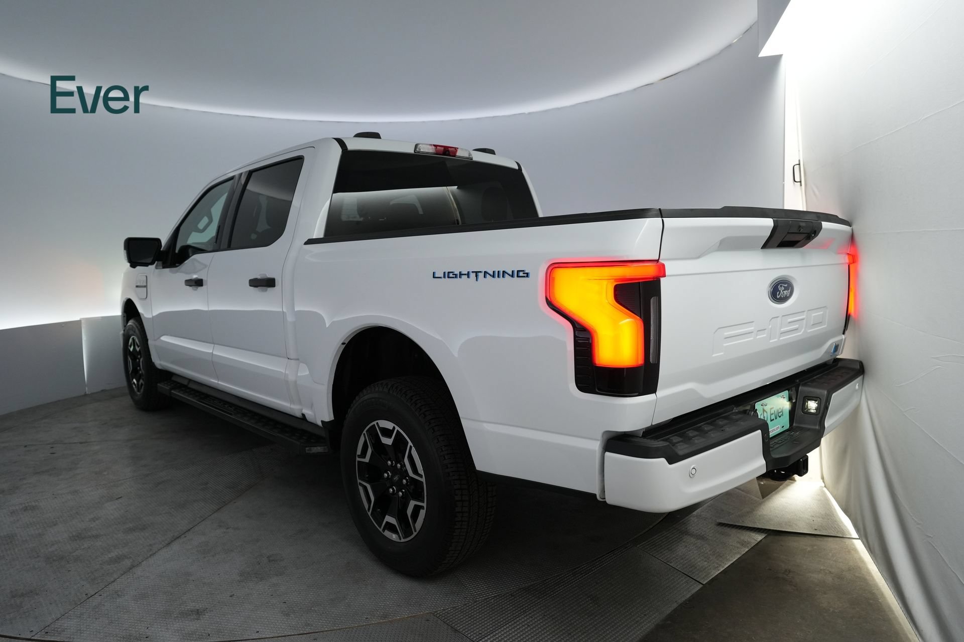 Used 2023 Ford F150 Lightning XLT AWD/4WD image 3