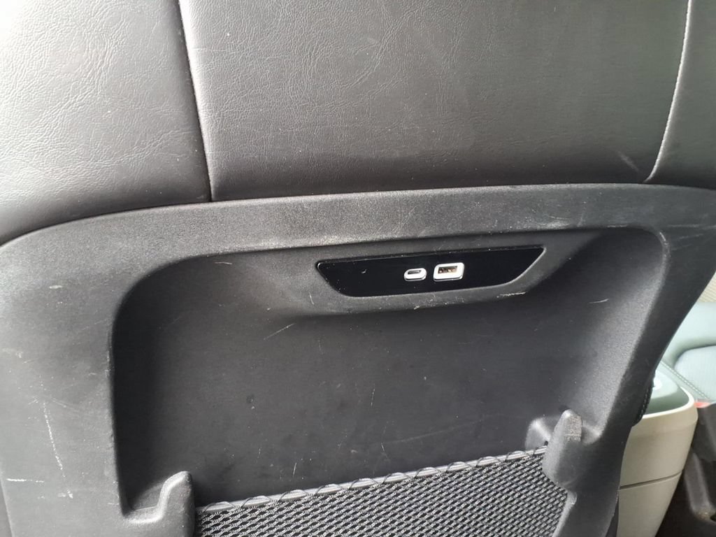 Used 2024 Chrysler Pacifica Touring-L FWD image 14