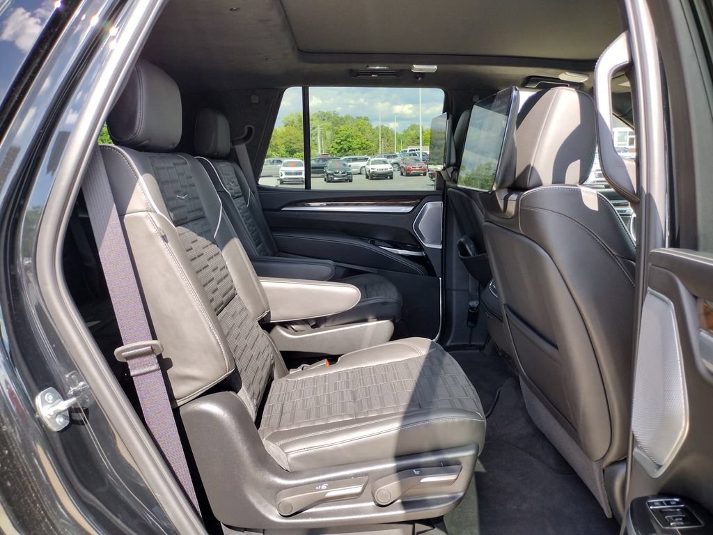 Used 2026 Cadillac Escalade Platinum Sport AWD/4WD image 15