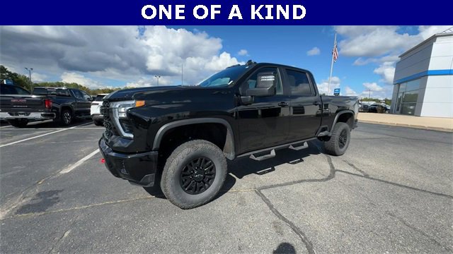 Certified 2024 Chevrolet Silverado 2500 ZR2 w/ LPO, Dark Essentials Package image 5