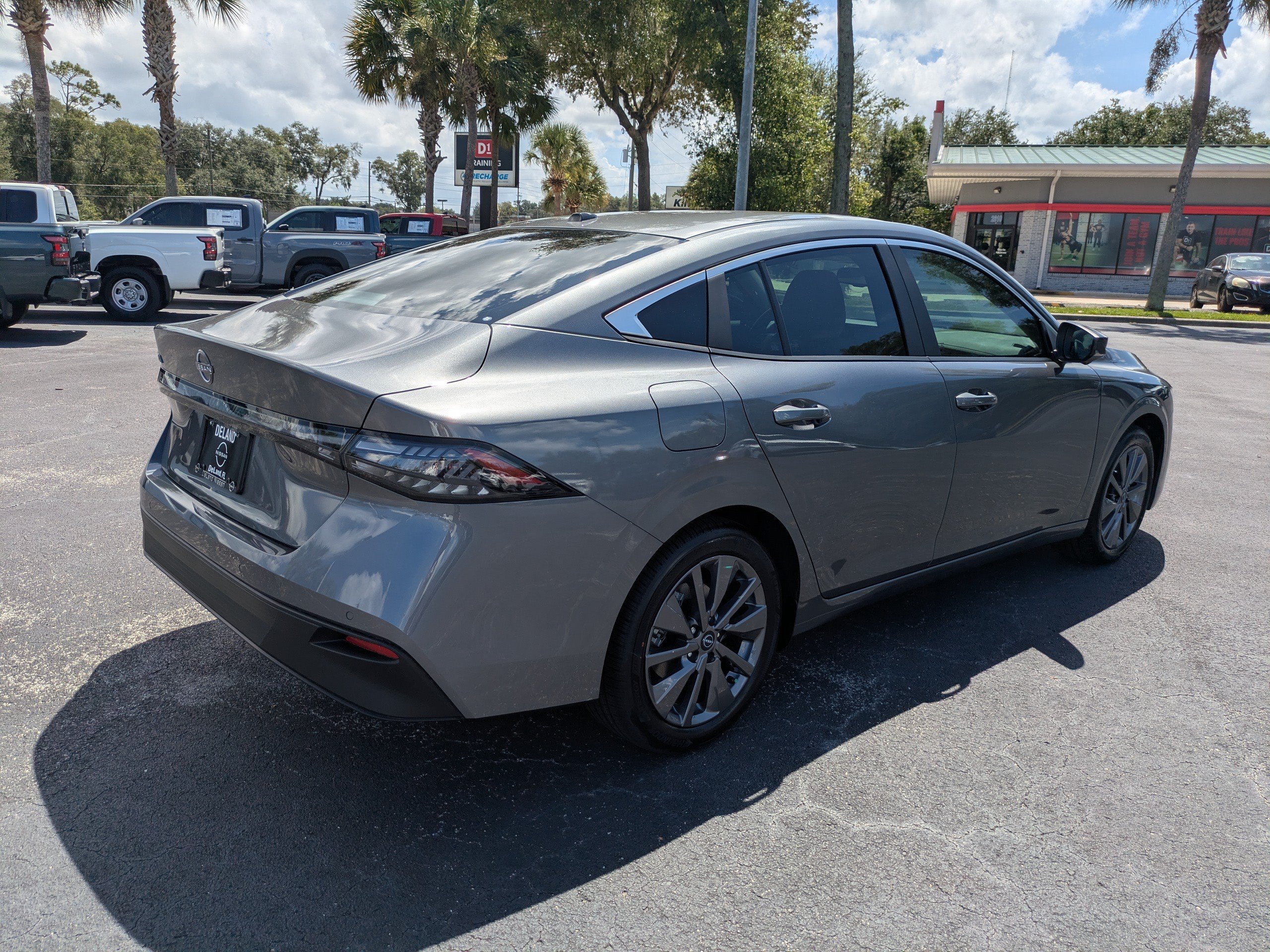 New 2027 Nissan Sentra SL FWD image 4