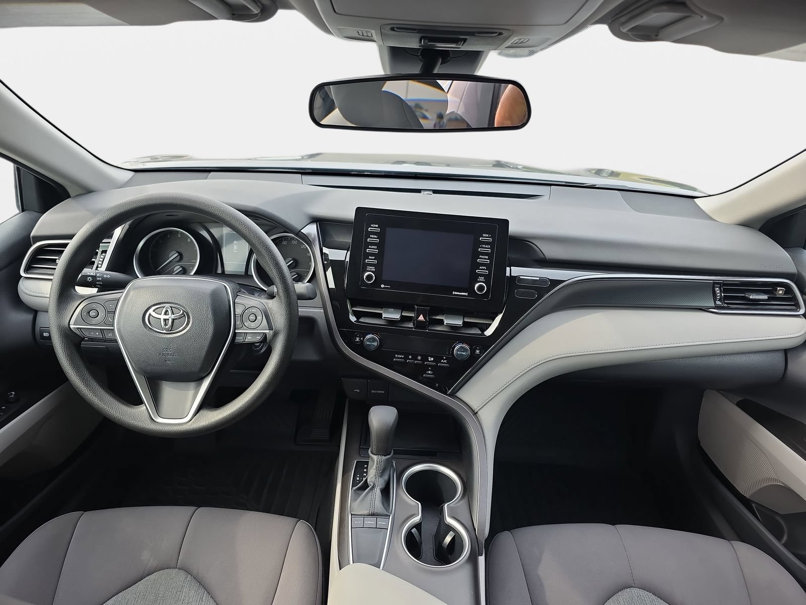 Used 2023 Toyota Camry LE FWD image 9