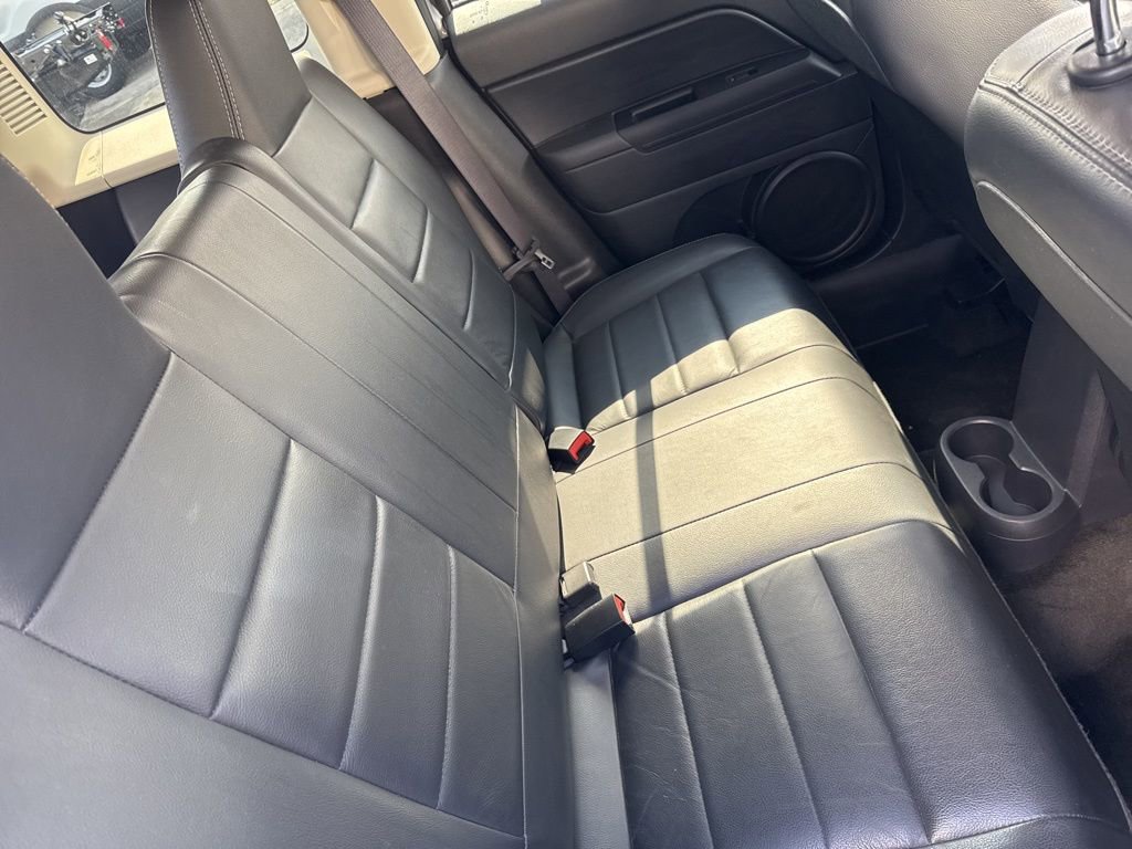 Used 2016 Jeep Patriot High Altitude image 32