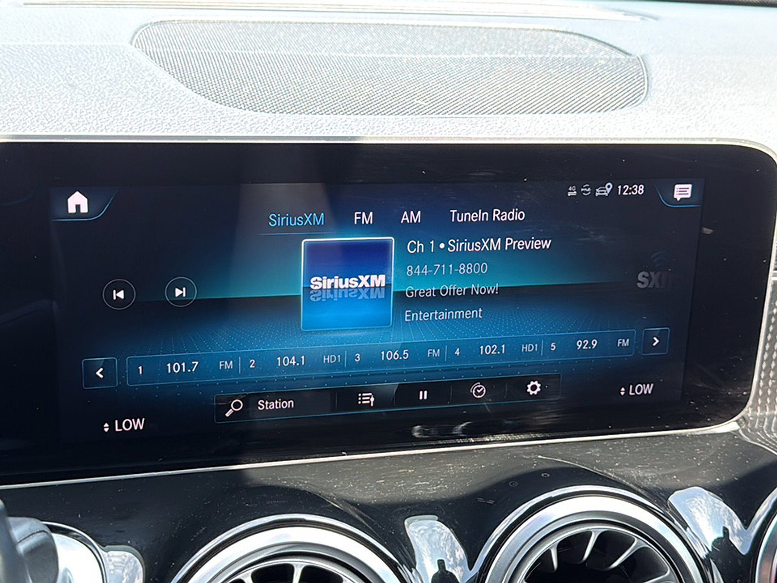 Used 2021 Mercedes-Benz GLB 250 4MATIC image 21