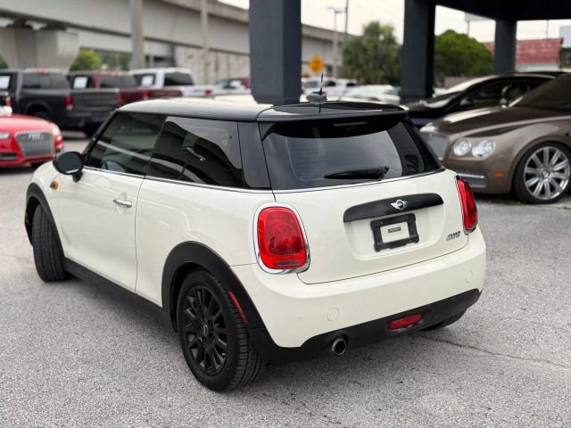 Used 2017 MINI Cooper 2-Door Hardtop image 3