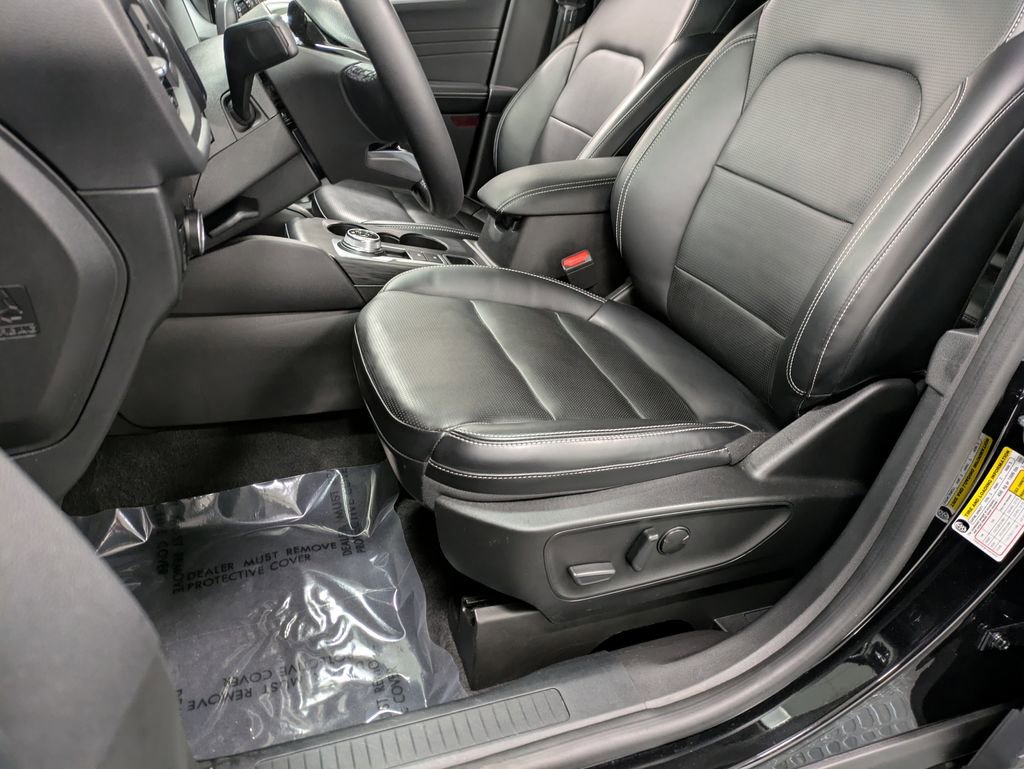Used 2023 Ford Escape Platinum AWD/4WD image 9