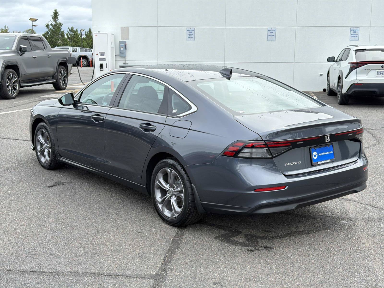 Used 2024 Honda Accord EX image 3