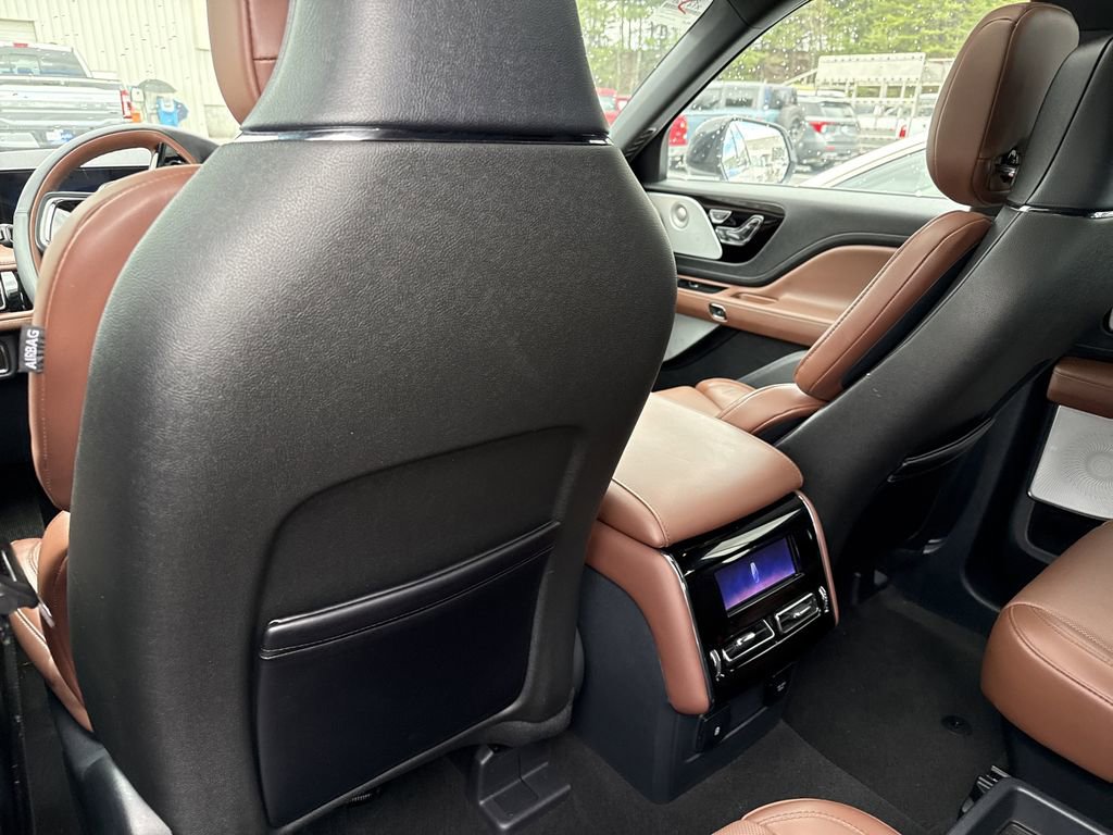 Used 2025 Lincoln Aviator Reserve w/ Equipment Group 201A image 14