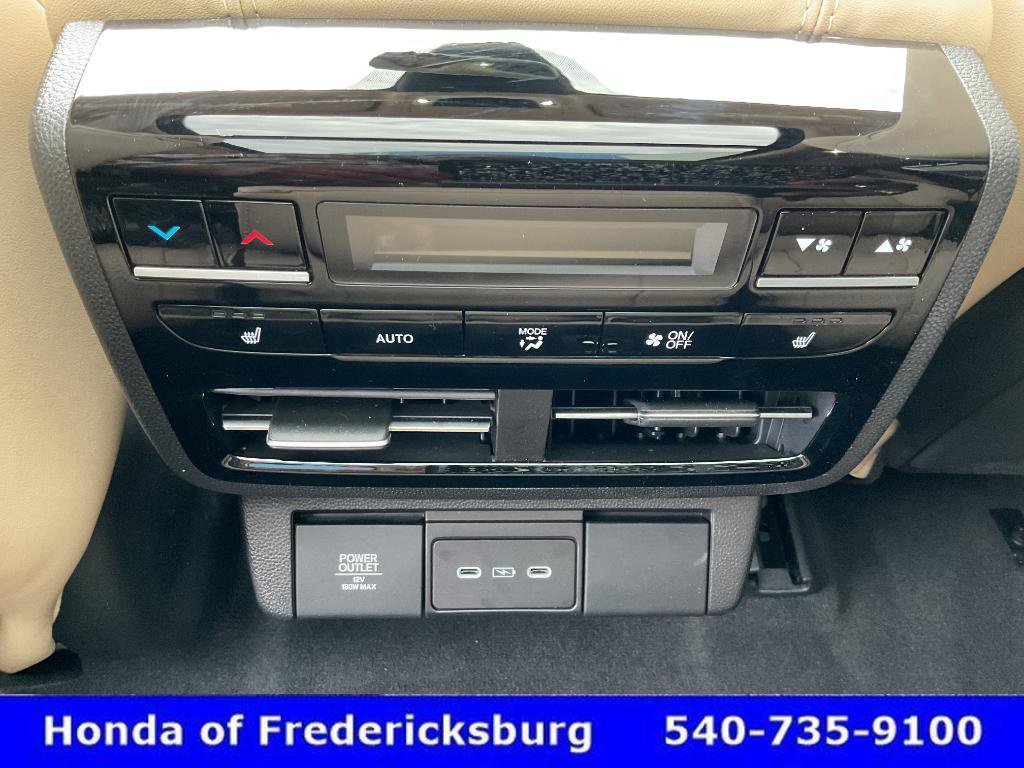 Used 2025 Acura MDX SH-AWD w/ Advance Package image 19