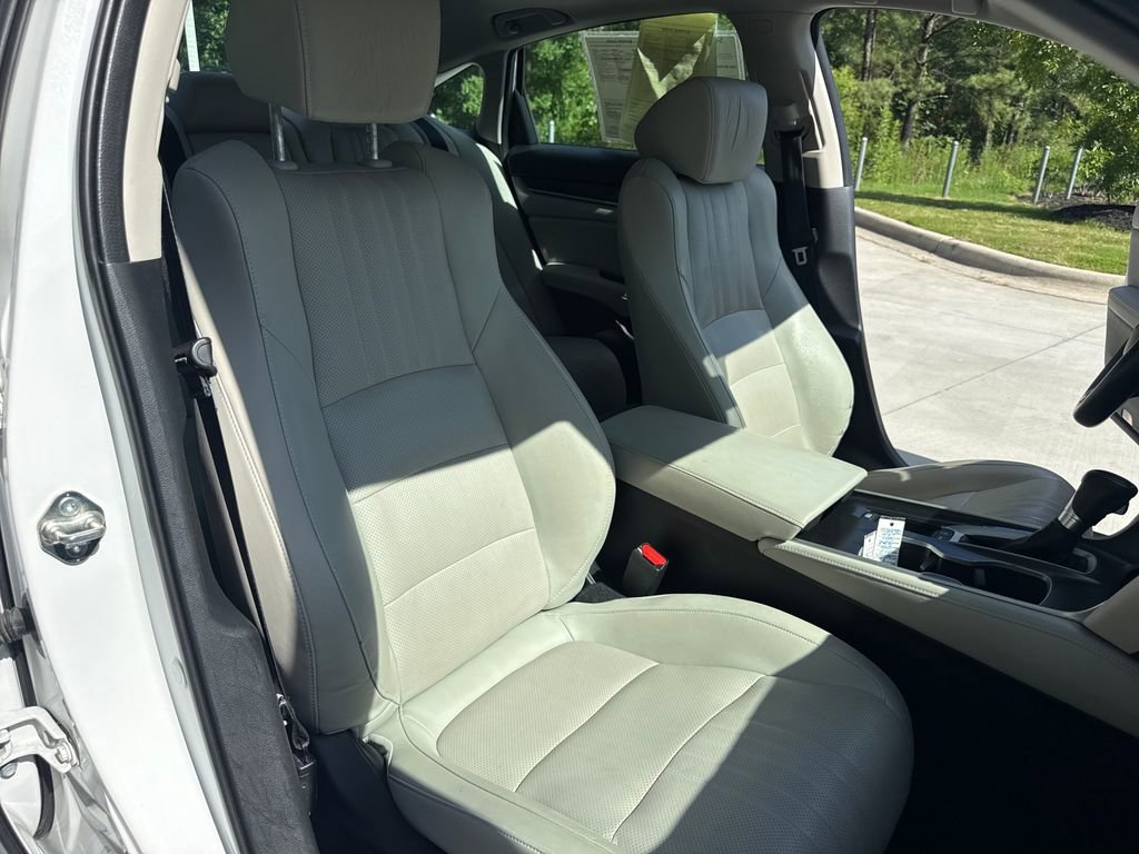 Used 2018 Honda Accord Touring image 34