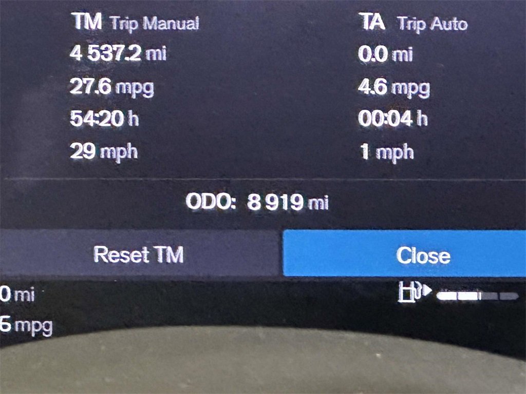 Used 2025 Volvo XC60 B5 Plus image 29