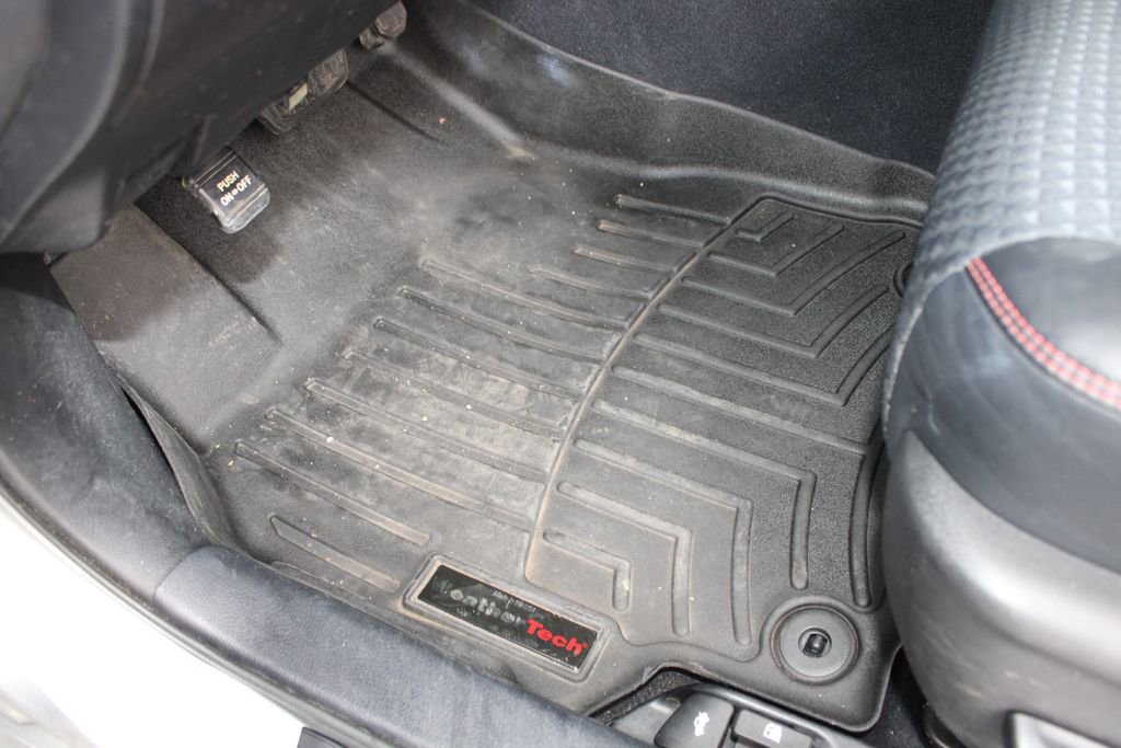 Used 2015 Toyota Camry SE FWD image 23