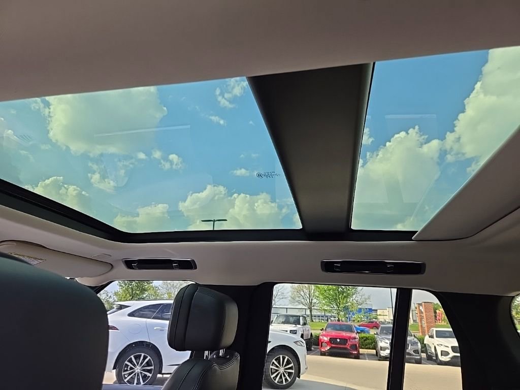 Certified 2022 Land Rover Range Rover SE AWD/4WD image 15