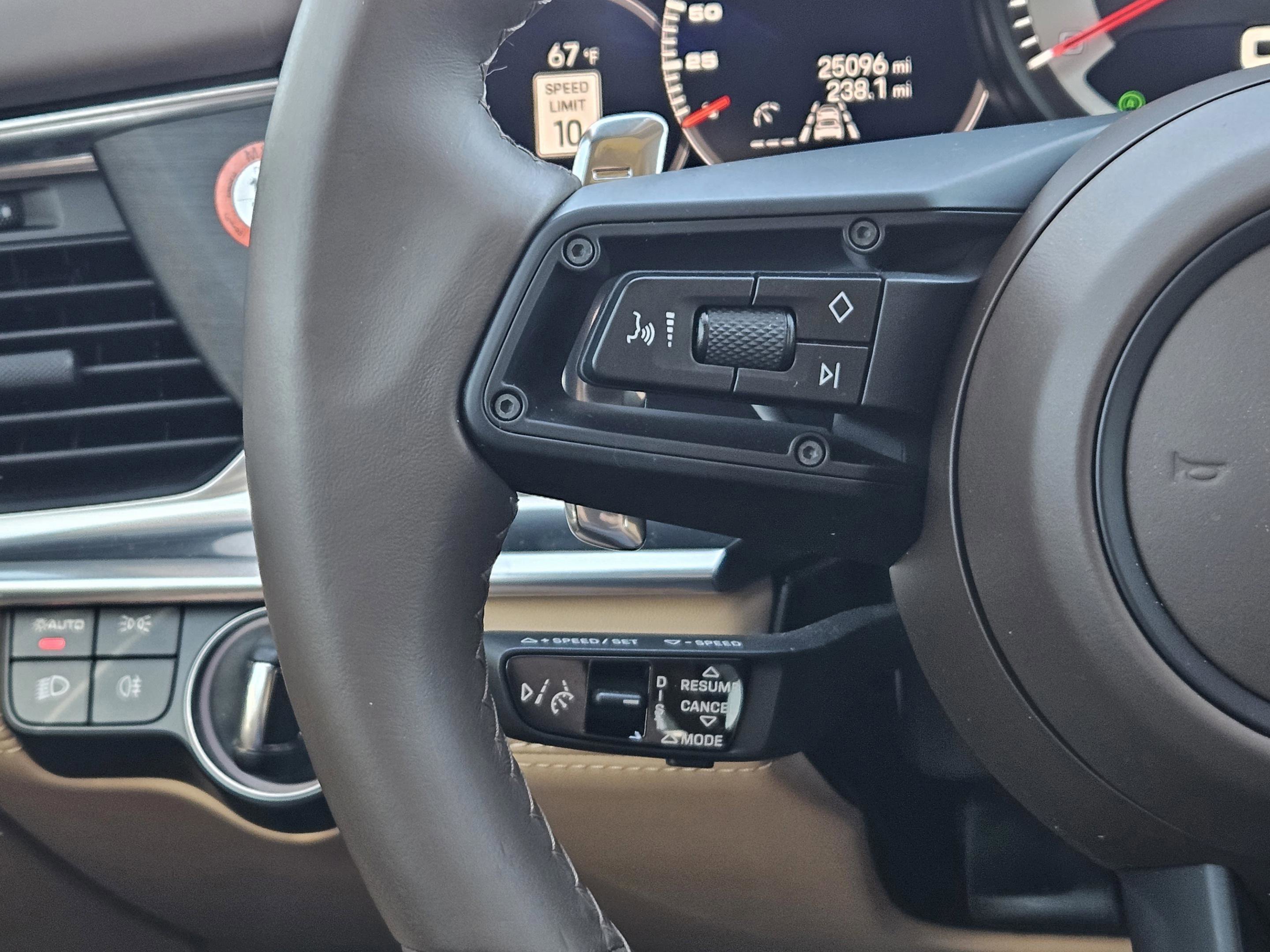 Certified 2023 Porsche Panamera Platinum Edition image 26