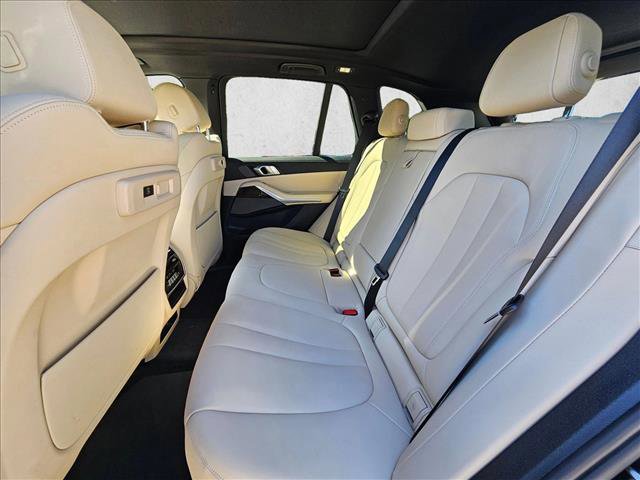 Used 2021 BMW X5 sDrive40i w/ Premium Package image 12