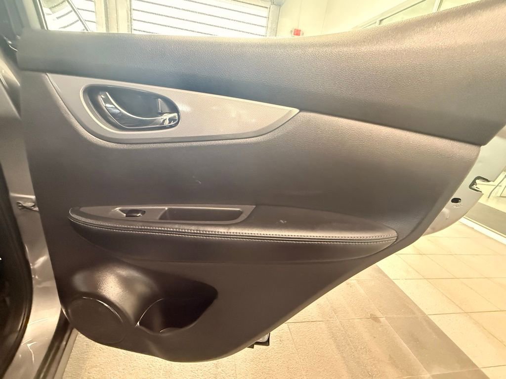 Used 2020 Nissan Rogue Sport SV w/ Technology Package image 31